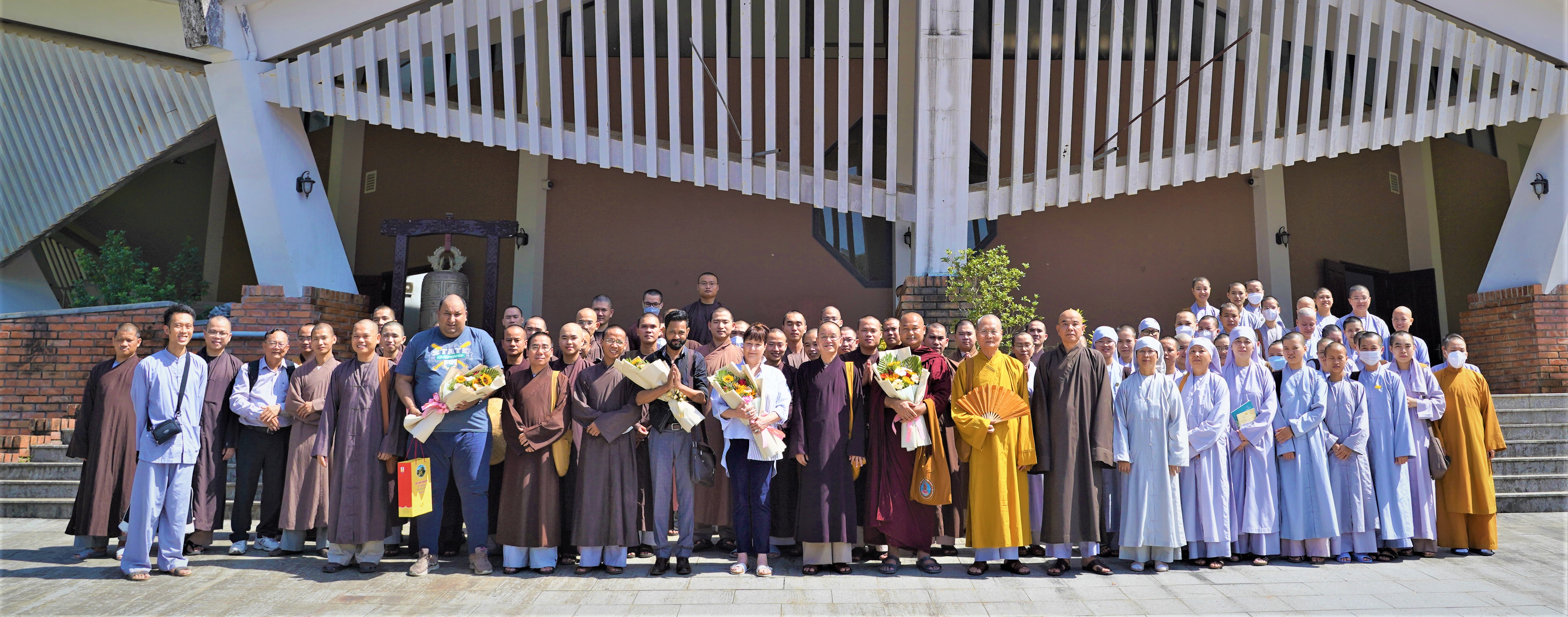 Học viện PGVN tại Huế đón tiếp Liên đoàn Phật giáo Quốc tế (IBC)