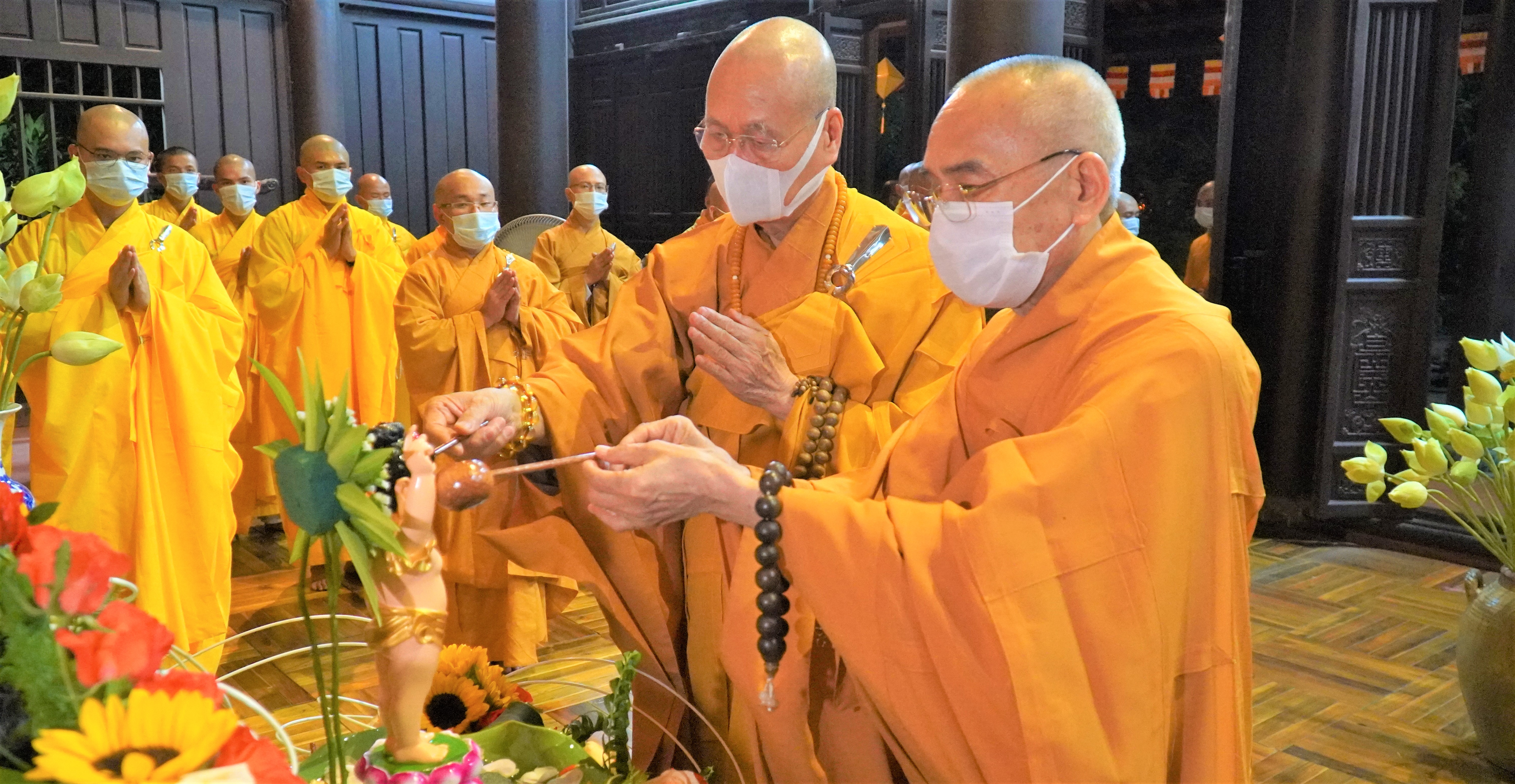 Học viện PGVN tại Huế tổ chức Đại lễ Phật đản Pl.2565