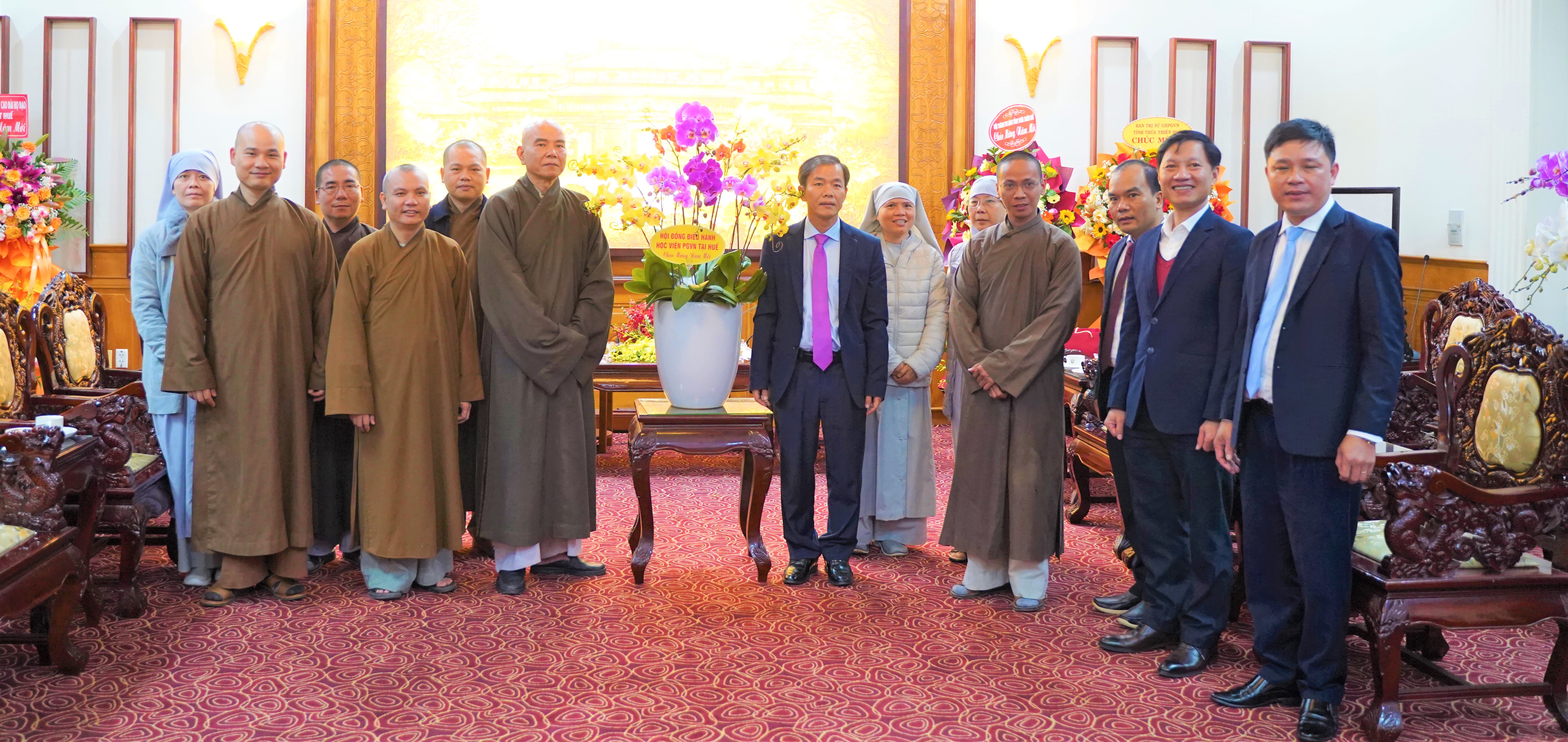 Học viện PGVN tại Huế thăm và chúc tết đến lãnh đạo tỉnh Thừa Thiên Huế