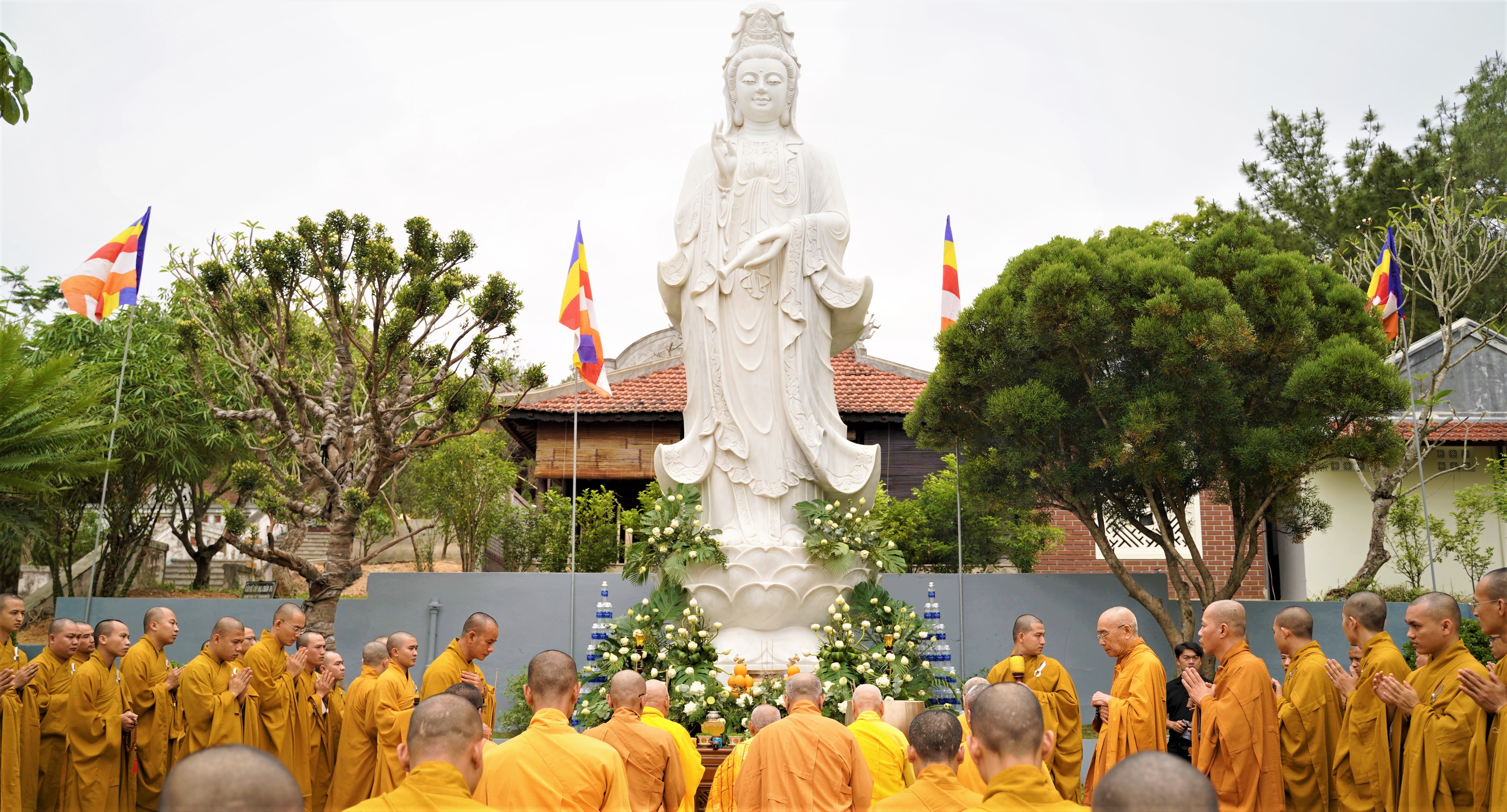 Lễ an vị Tôn tượng Quán Thế Âm Bồ Tát tại Tăng xá Học viện PGVN tại Huế